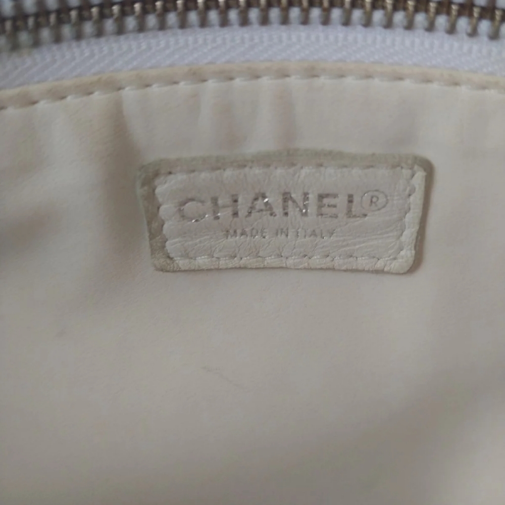 Chanel - Picture 7 of 12